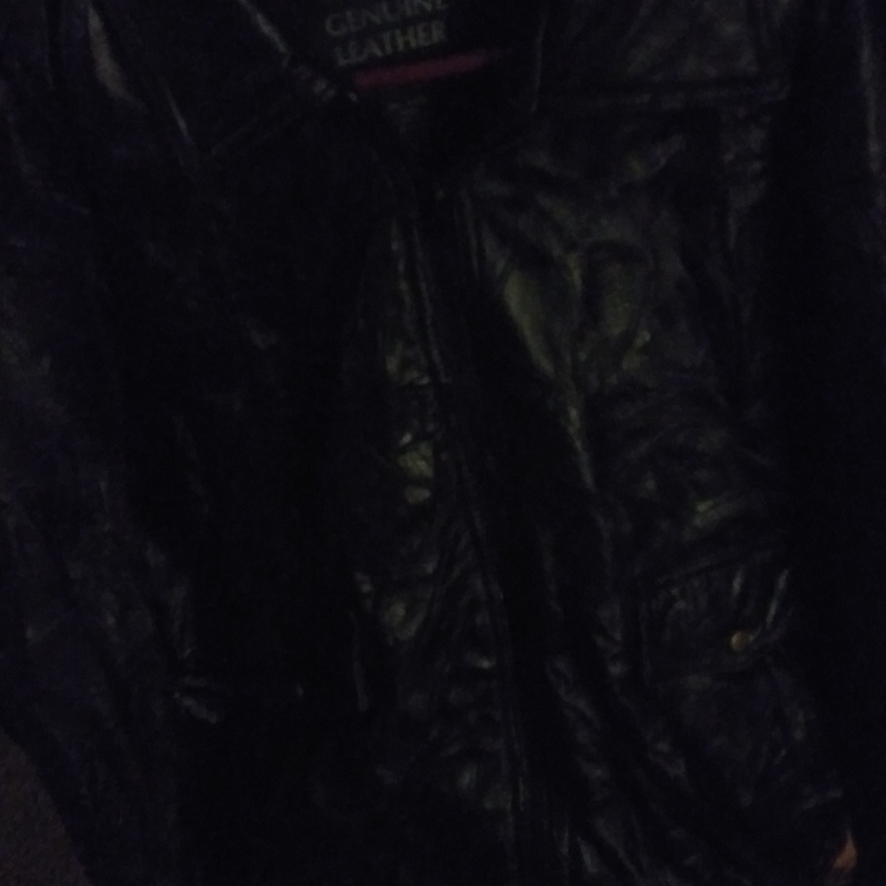 Mens Black XL Genuine Leather coat.